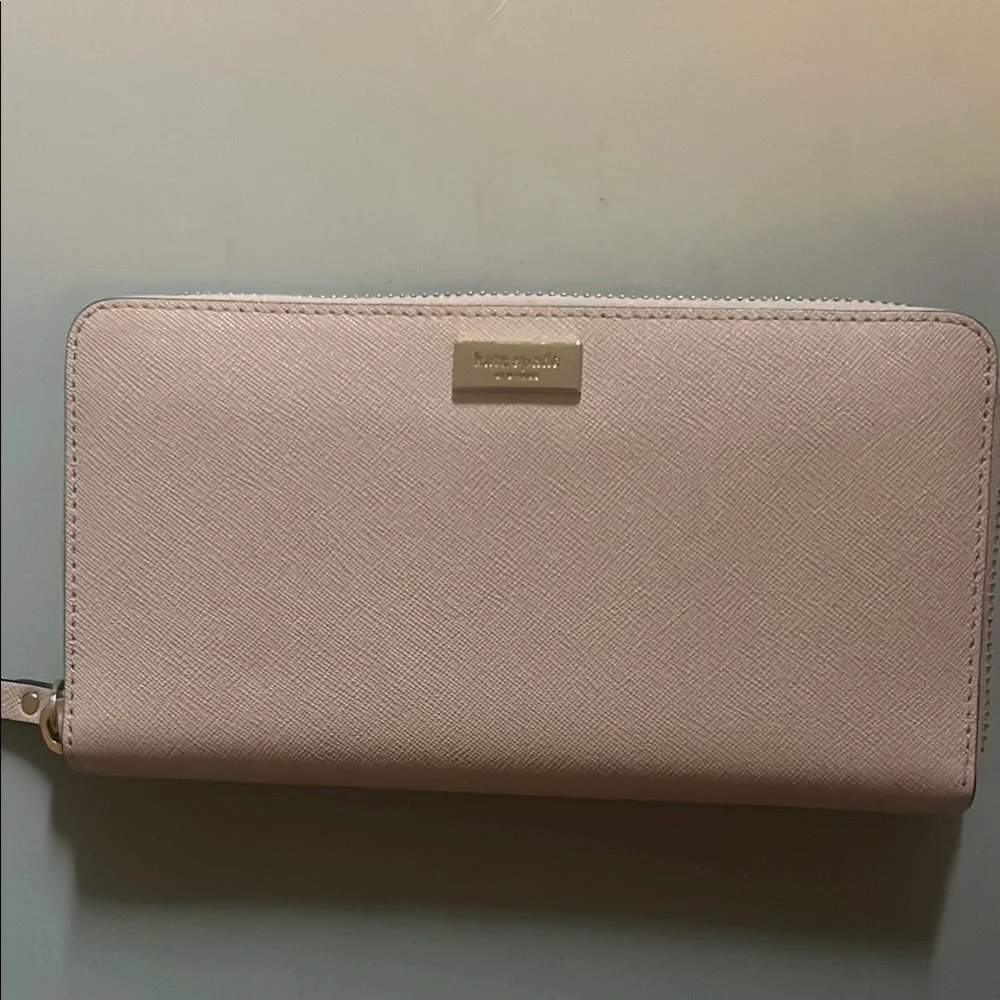 Kate Spade Light Pink Saffiano Leather Continental Wallet W/ Gold Hardware - Picture 1 of 8